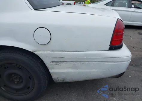 2003 Ford Crown Victoria Police Interceptor из США, поврежденный, VIN 2FAFP71W43X102639